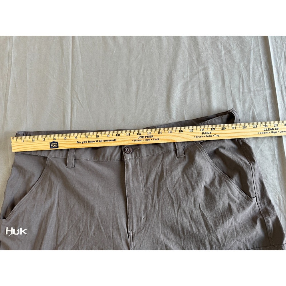 Huk Shorts Mens 2XL Gray Cargo Next Level Performance Stretch Fishing Adjustable - Picture 7 of 12
